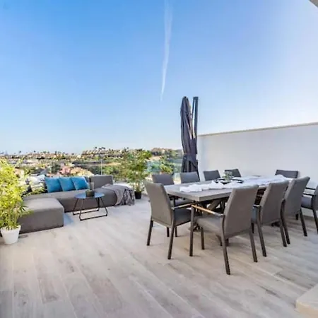 Fantastic Townhouse Near The Holiday home