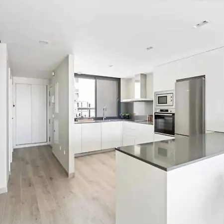 Fantastic Townhouse Near The Malaga
