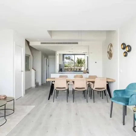 Fantastic Townhouse Near The * Malaga